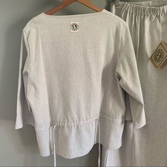 The Earth Collection 2 piece suit skirt - Picture 2 of 13